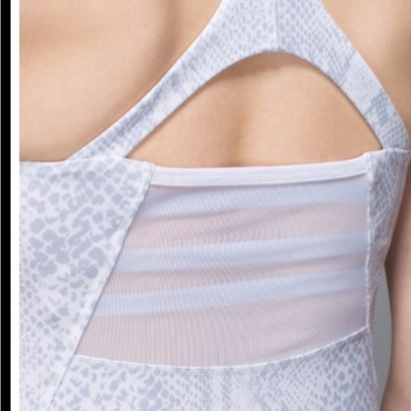 Lululemon Mesh With Me Tank Racer Back Built In Bra White Desert Snake - Picture 5 of 10